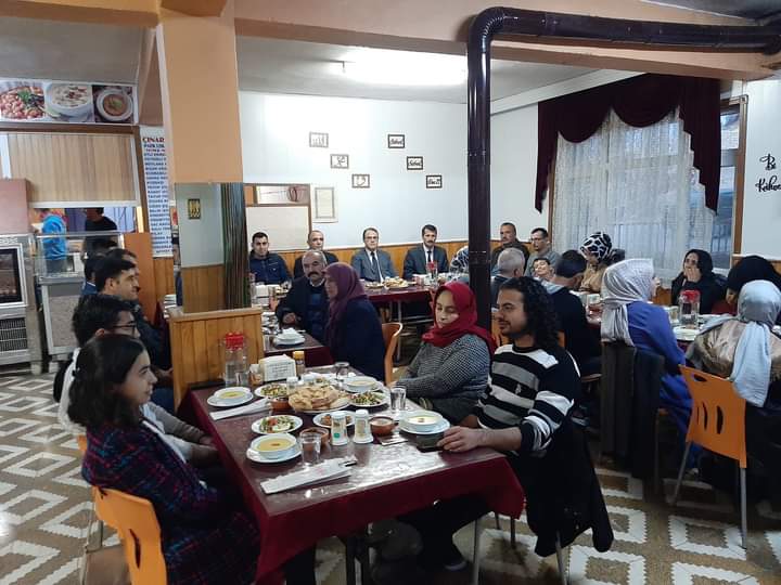 Sayın Kaymakamımız Dr. Erdal BİLGİÇ'in katılımıyla şehit aileleri ve depremzedeler için iftar yemeği verildi.